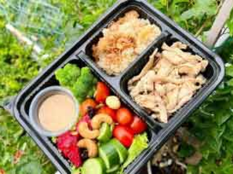 Lợi thế vượt trội nhờ sử dụng hộp nhựa đựng cơm 3 ngăn HT88 RVC. 