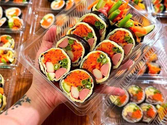 Hộp nhựa trong H50