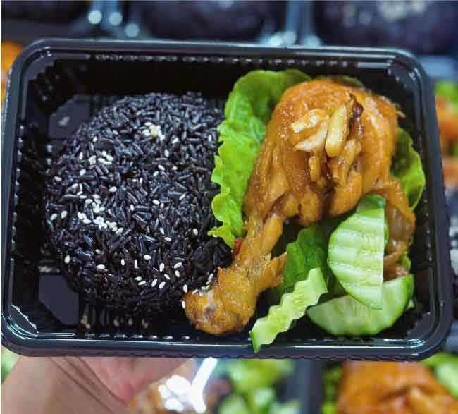 Khay nhựa đen M12