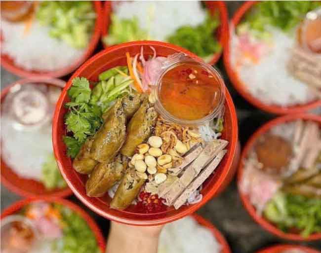 Tô nhựa tròn đựng thức ăn