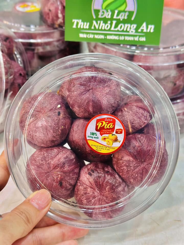 Hop_nhua_tron_dung_banh