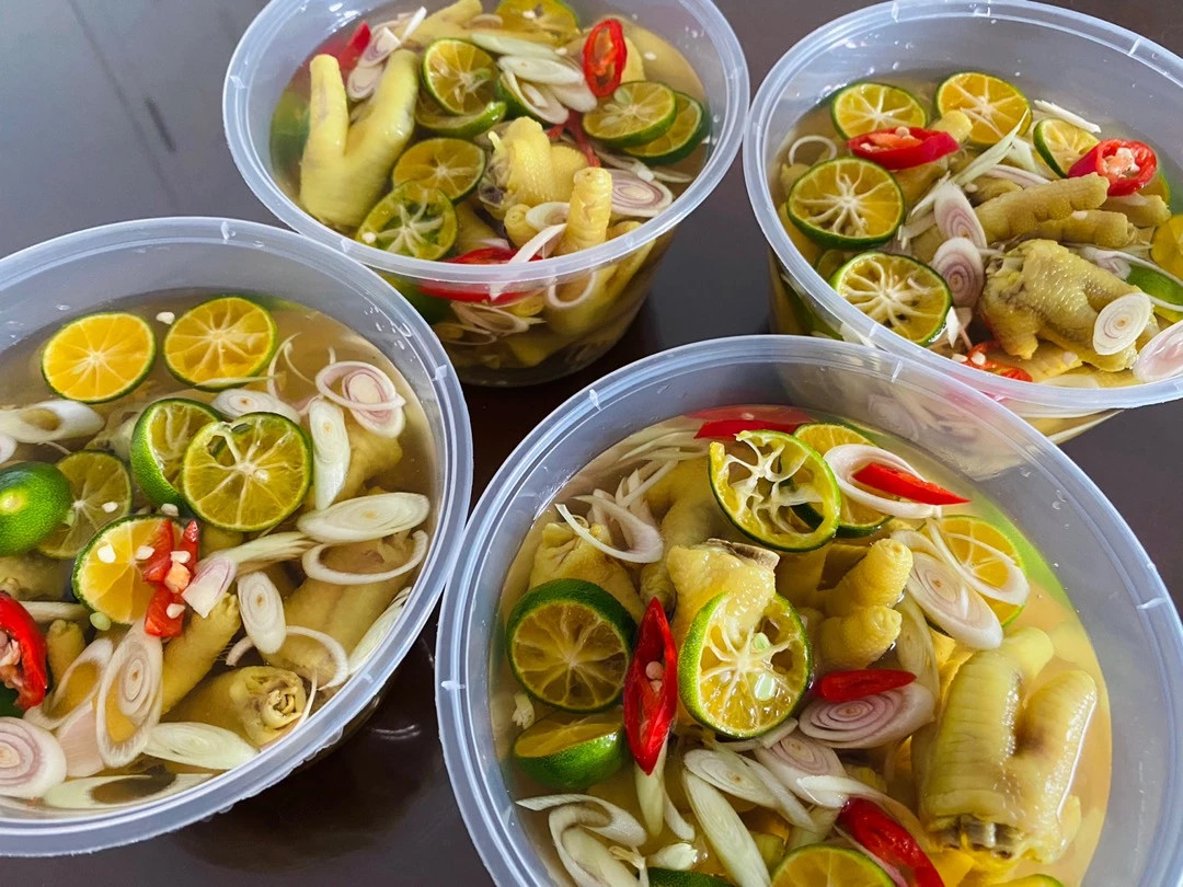 Hộp nhựa tròn đựng thức ăn 