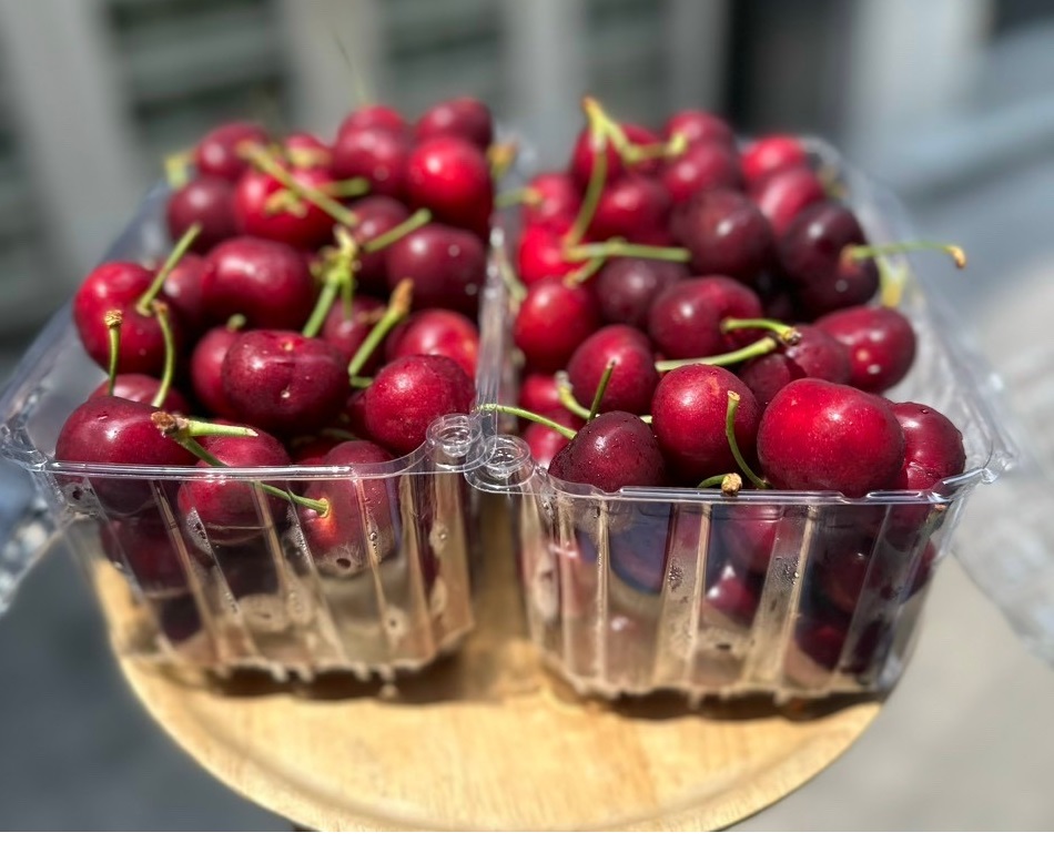 Hộp nhựa trong đựng cherry